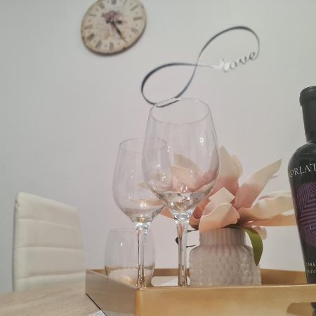 Manuela Apartment เซนญ์ ภายนอก รูปภาพ