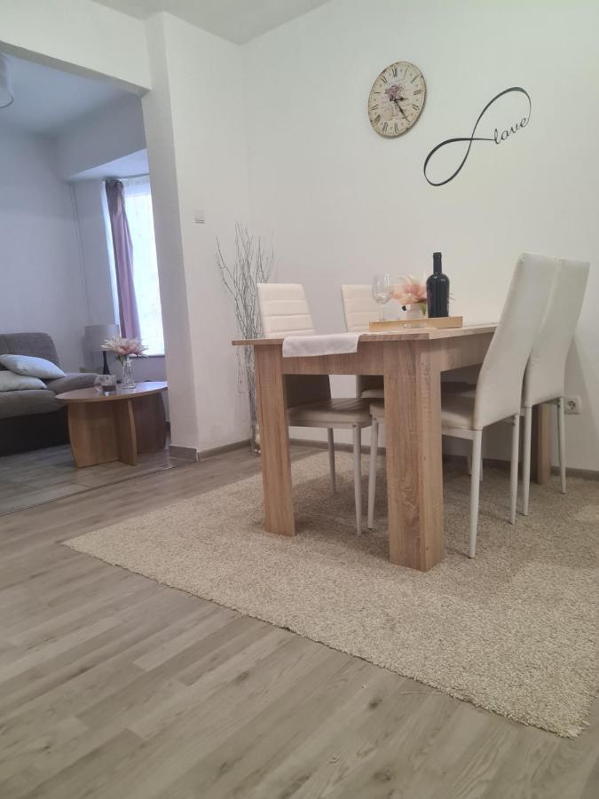 Manuela Apartment เซนญ์ ภายนอก รูปภาพ