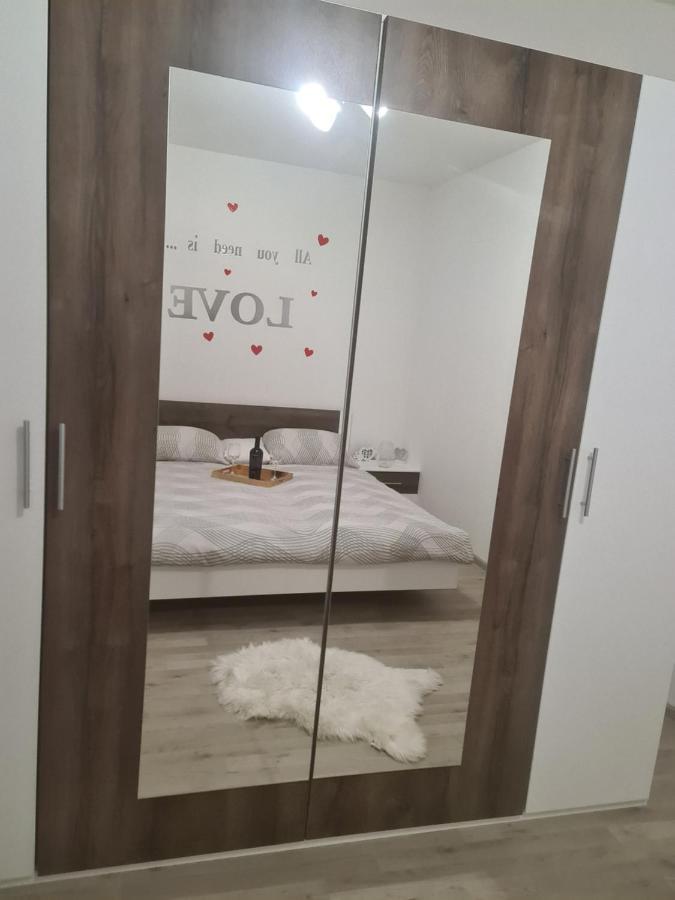 Manuela Apartment เซนญ์ ภายนอก รูปภาพ