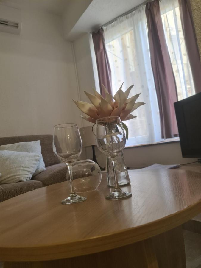 Manuela Apartment เซนญ์ ภายนอก รูปภาพ