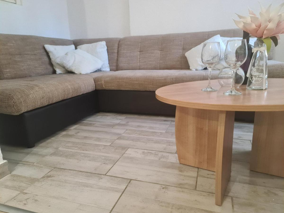 Manuela Apartment เซนญ์ ภายนอก รูปภาพ