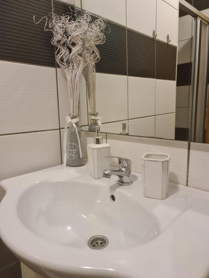 Manuela Apartment เซนญ์ ภายนอก รูปภาพ