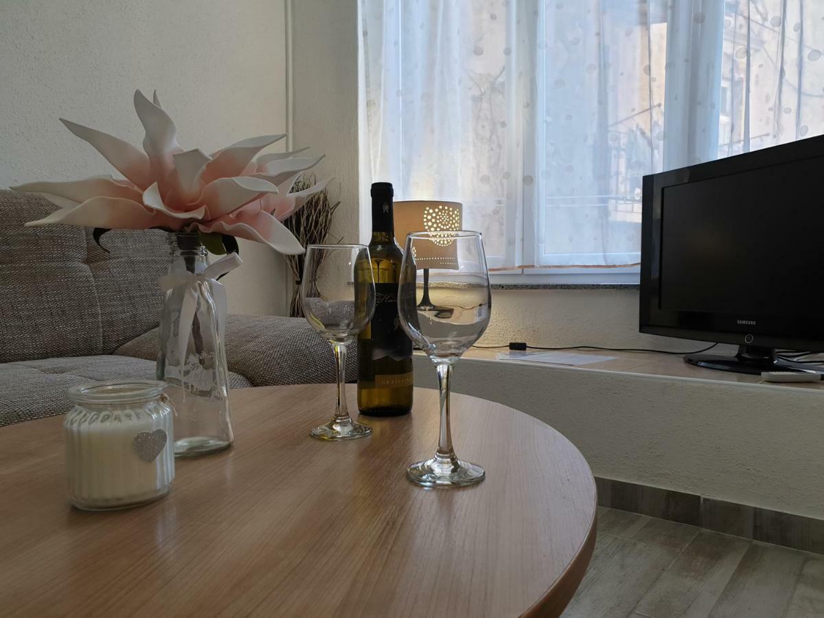 Manuela Apartment เซนญ์ ภายนอก รูปภาพ