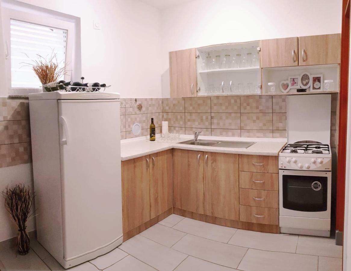 Manuela Apartment เซนญ์ ภายนอก รูปภาพ